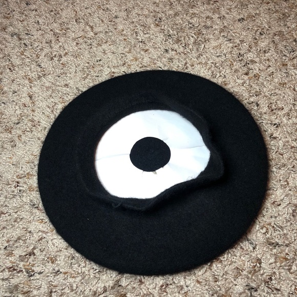Black Beret Hat C - Picture 3 of 4